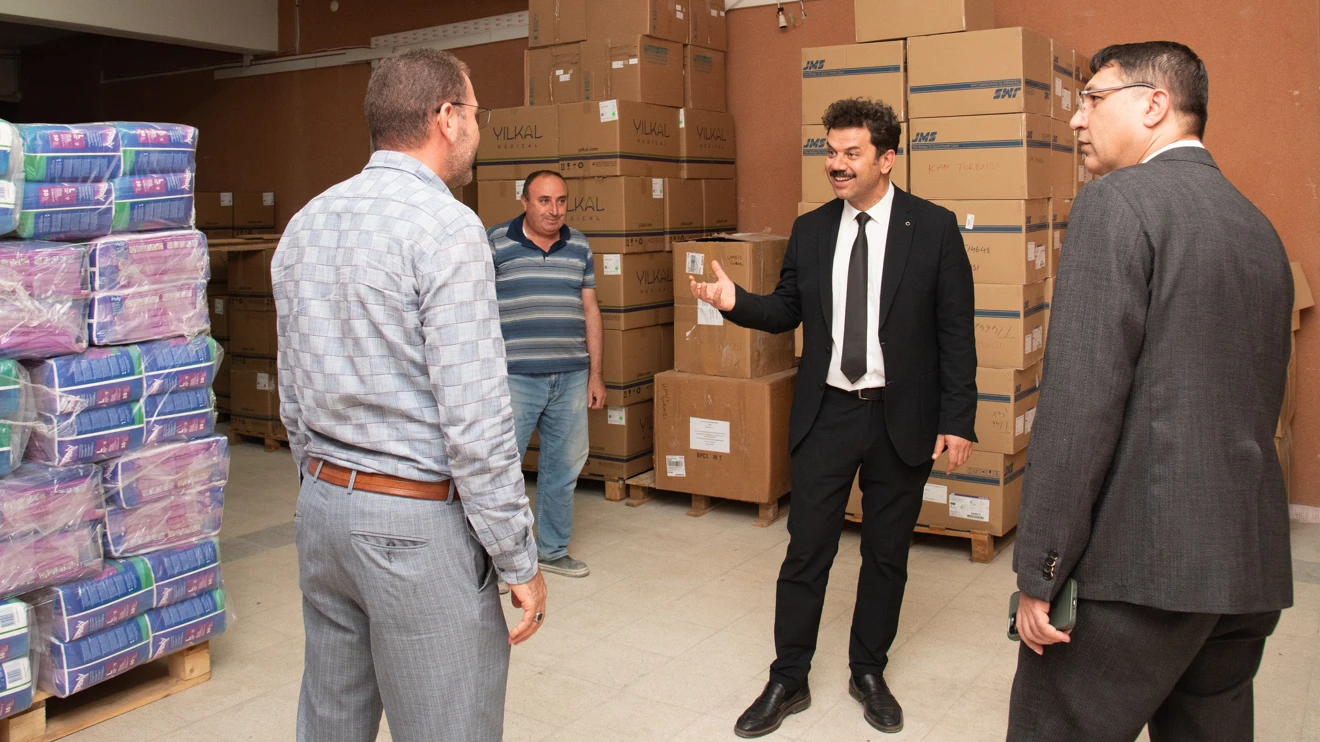 Rektör Yılmaz, fakülte ve uygulama birimlerinde incelemelerde bulundu